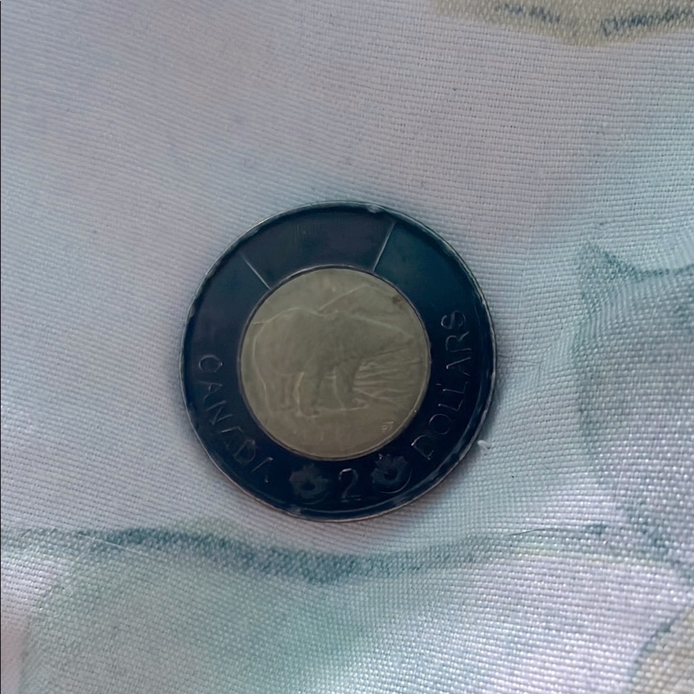 “Symbol of Mourning” Commemorative Black Toonie 2022